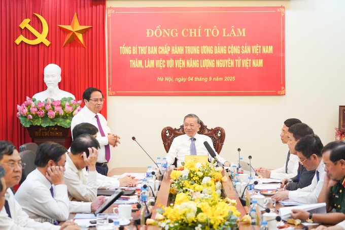 Thủ tướng Phạm Minh Chính phát biểu trong buổi làm việc của Tổng Bí thư Tô Lâm với Viện Năng lượng nguyên tử Việt Nam, ngày 4/9/2025. Ảnh: Lưu Quý