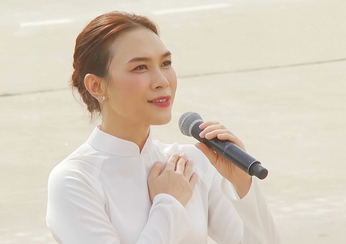 Mỹ Tâm cho biết thích áo dài trắng nên thường chọn mặc trang phục này ở các dịp lễ quan trọng. Ảnh: Nhân vật cung cấp
