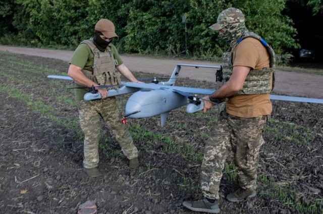 Binh lính Ukraine vận hành UAV Poseydon gần biên giới Nga