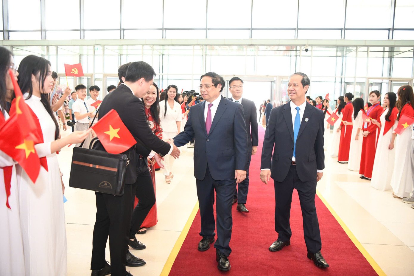 Thủ tướng Chính phủ Phạm Minh Chính đến dự lễ khai giảng