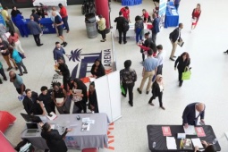 Kinh doanh - Nước Mỹ vừa nhận thêm một loạt tin tức tồi tệ về thị trường việc làm