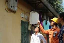 Thị trường - Tiêu dùng - Mạng xã hội ồn ào nghi ngờ hóa đơn tiền điện, EVNNPC nói chưa nhận được phản ánh tăng bất thường