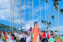 Hình ảnh tuyệt đẹp lễ khai giảng tại 'điểm trường trên mây’ ở Đà Nẵng