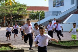 Rộn ràng khai giảng năm học mới ở đặc khu Trường Sa