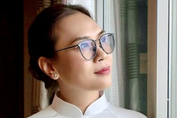Mỹ Tâm tặng tivi cho trường học cũ