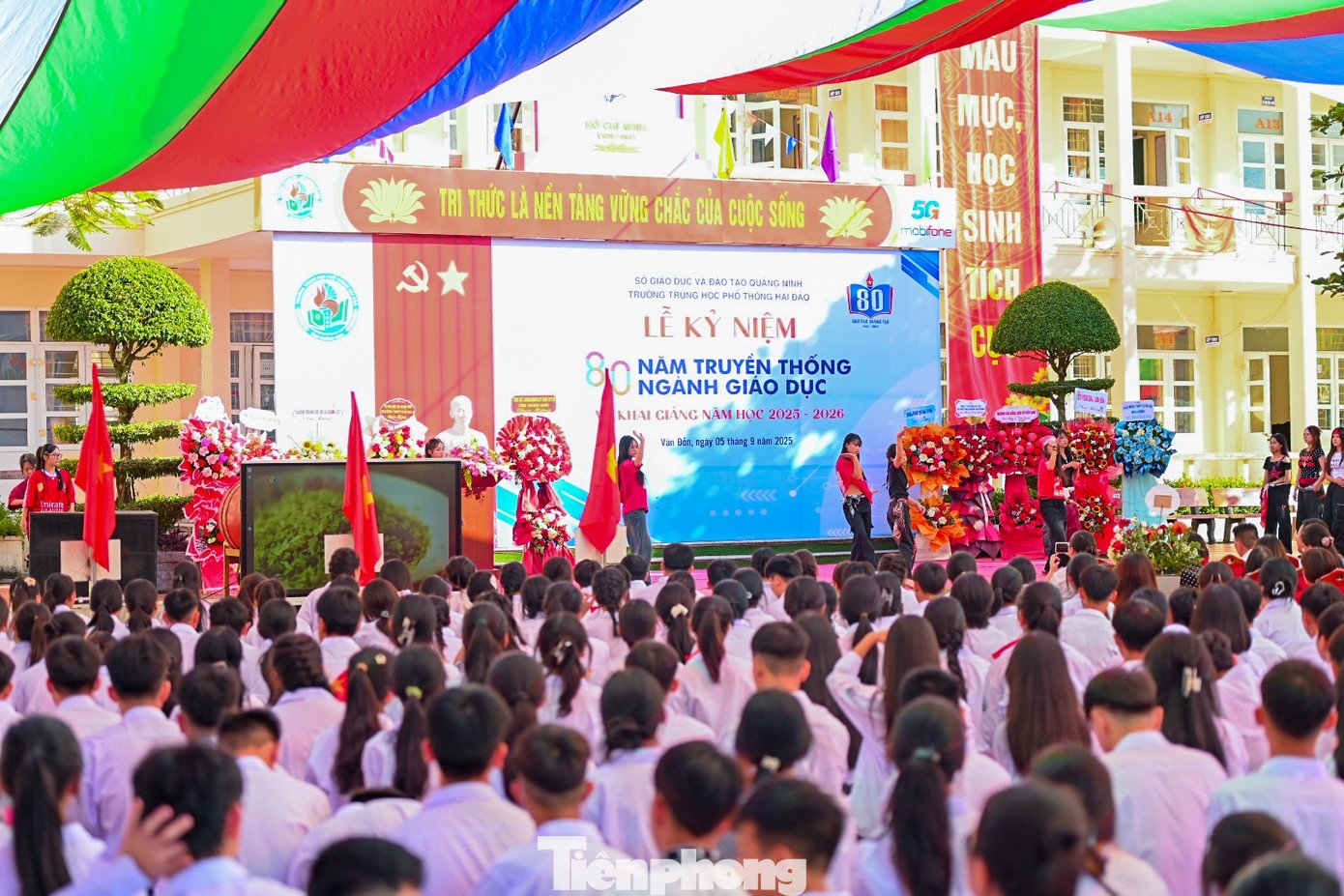 Gần 365.000 học sinh trên toàn Quảng Ninh bước vào năm học mới. Ảnh: Quốc Nam.