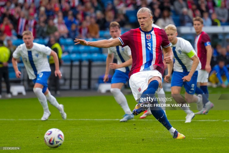 Erling Haaland mở tỉ số trận đấu