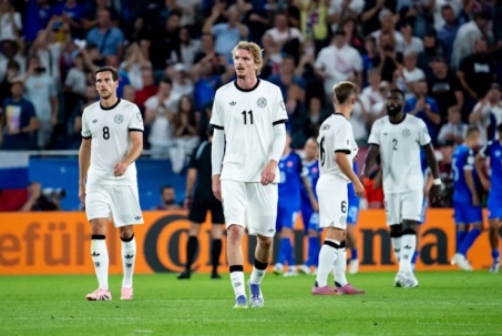 Báo chí Đức "tổng sỉ vả" thầy trò Nagelsmann, 2 "bom tấn" chuyển nhượng bị réo tên