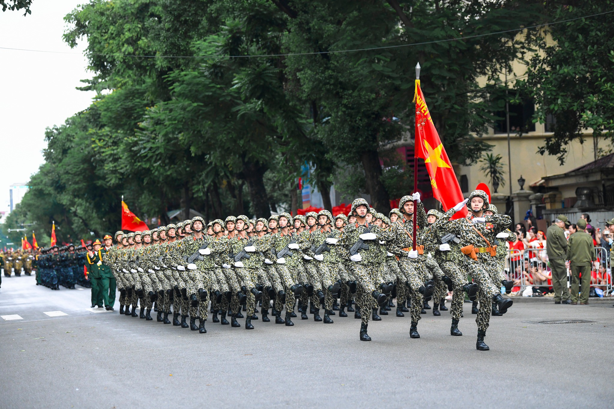 Khối nam Đặc công.