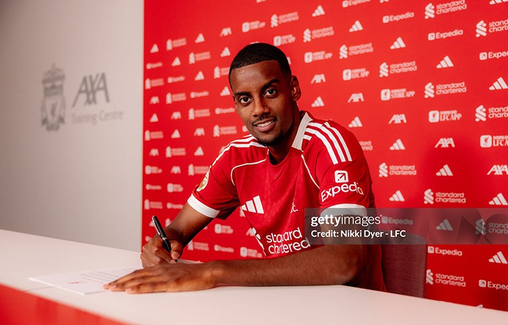 Toni Kroos thẳng thắn bày tỏ quan điểm về tiền đạo tân binh của Liverpool