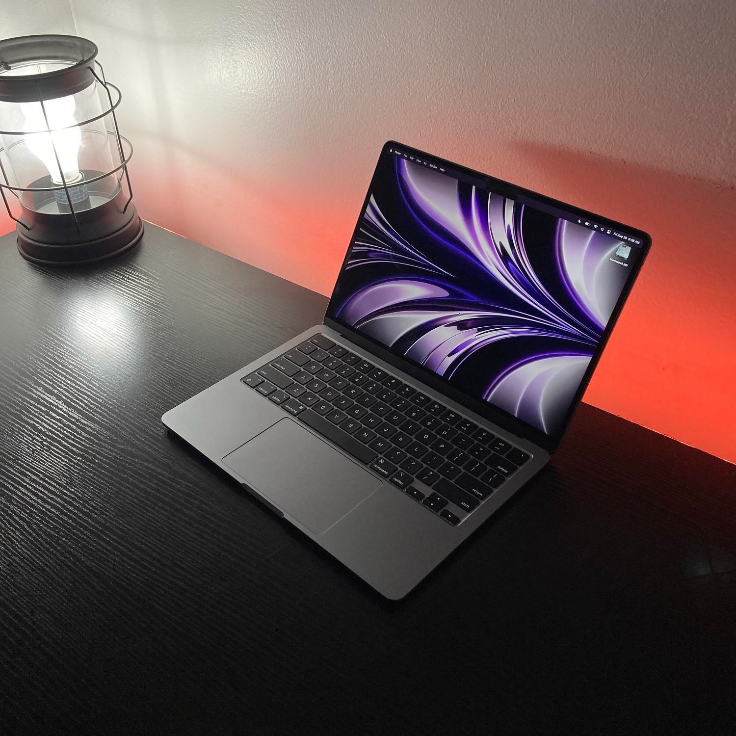 MacBook Air M2 trang bị màn hình Liquid Retina 13.6 inch