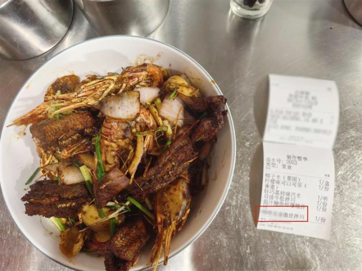 “Mì nhà giàu” không dành cho người lương 5 triệu, ăn 1 tô là “cháy túi” - 1