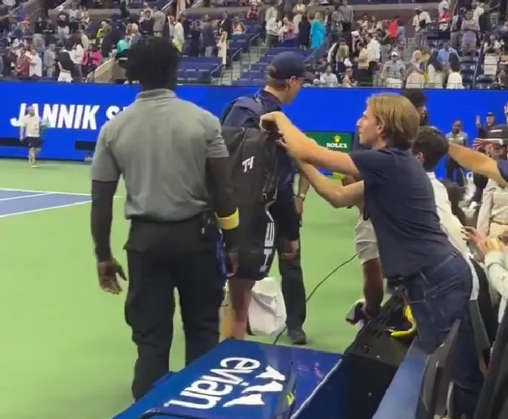 Fan mở túi Sinner