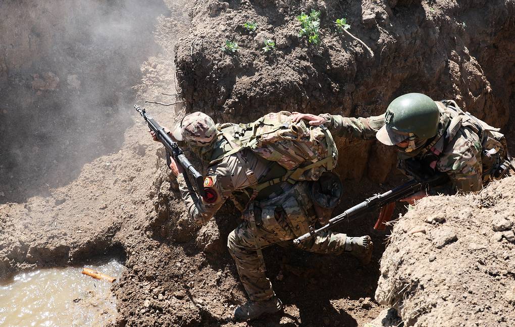 Binh sĩ Nga tác chiến ở Ukraine (ảnh: TASS)