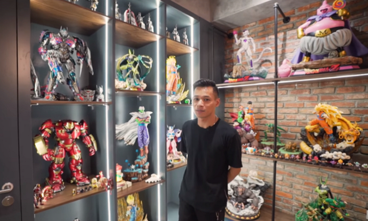 Nam streamer cho thấy độ chịu chi khủng khi rinh về cơ ngơi các mô hình đồ chơi đắt tiền.