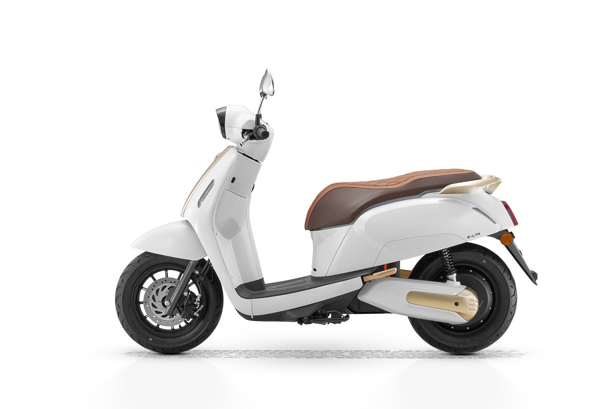 QJMotor E-LTR có thiết kế cổ điển
