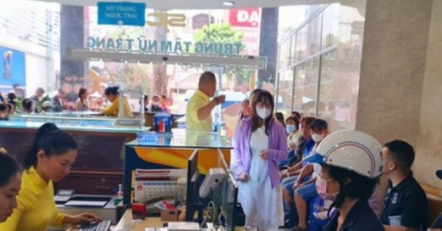 Giá vàng miếng SJC và vàng nhẫn tiếp tục tăng vọt