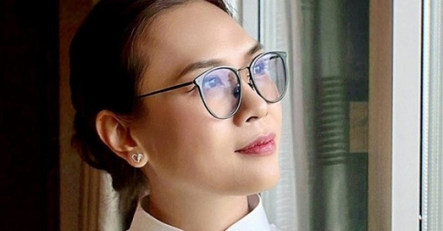 Mỹ Tâm tặng tivi cho trường học cũ