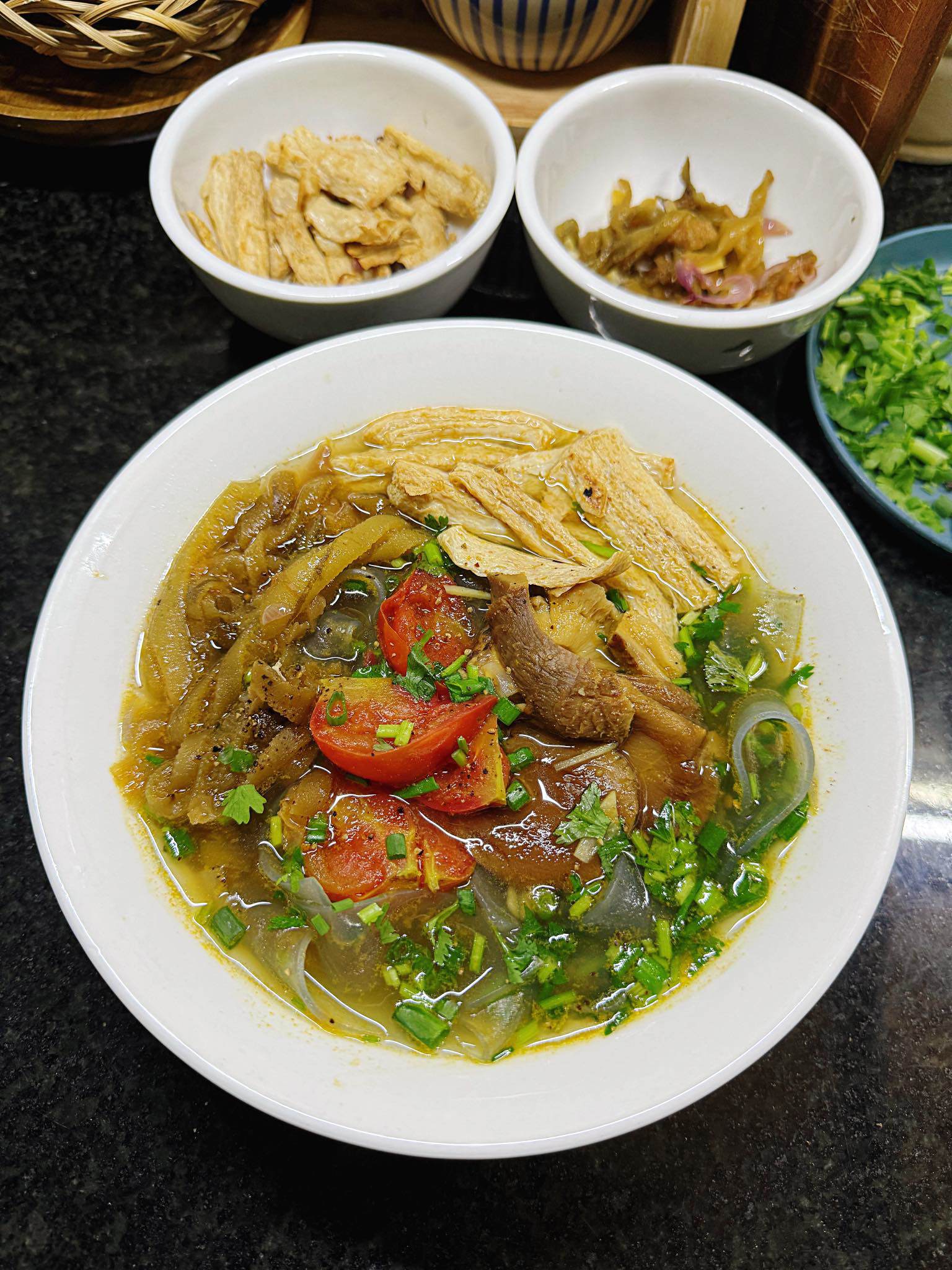 Bún cà chua