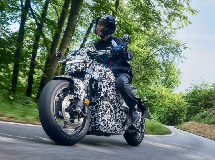 Môtô điện mới của Honda “ngụy trang” chạy thử nghiệm trên đường - 2