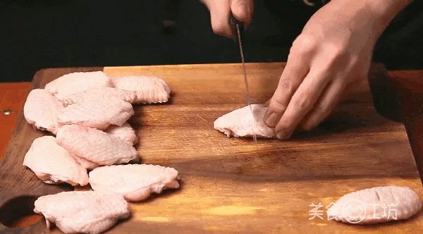 Cánh gà làm cách này vừa đơn giản lại tốn cơm - 2