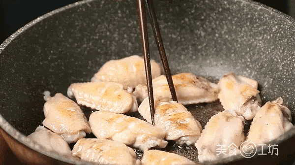 Cánh gà làm cách này vừa đơn giản lại tốn cơm - 8