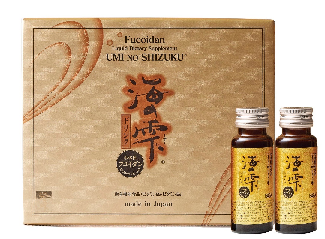 Thực phẩm bảo vệ sức khỏe Fucoidan UMI NO SHIZUKU dạng nước. Sản phẩm với sự kết hợp từ chất Fucoidan chiết xuất tảo nâu Mozuku, tảo nâu Mekabu và bột tinh chế từ nấm Agaricus. Đặc trưng, hương vị Vitamin C, dạng nước dễ uống với hàm lượng fucoidan, cùng với Vitamin C, E, B2, B6