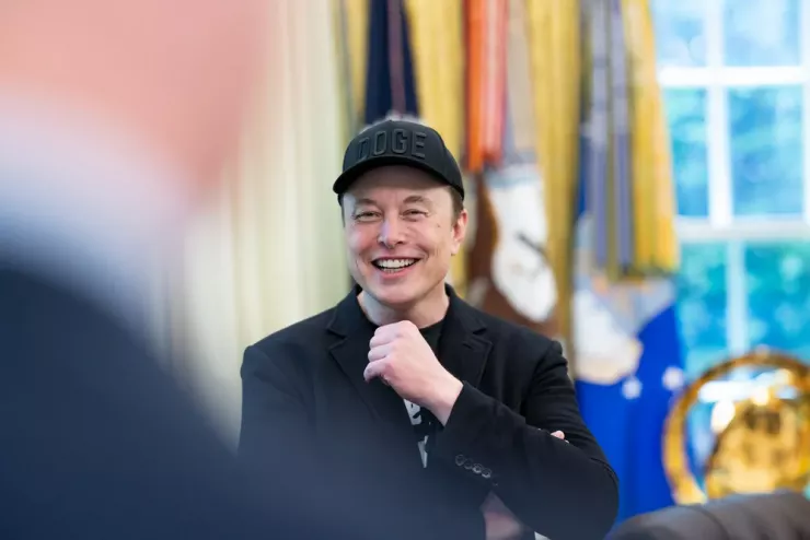 Ông Elon Musk có thể trở thành tỉ phú nghìn tỉ USD đầu tiên trên thế giới. Ảnh: WHITE HOUSE