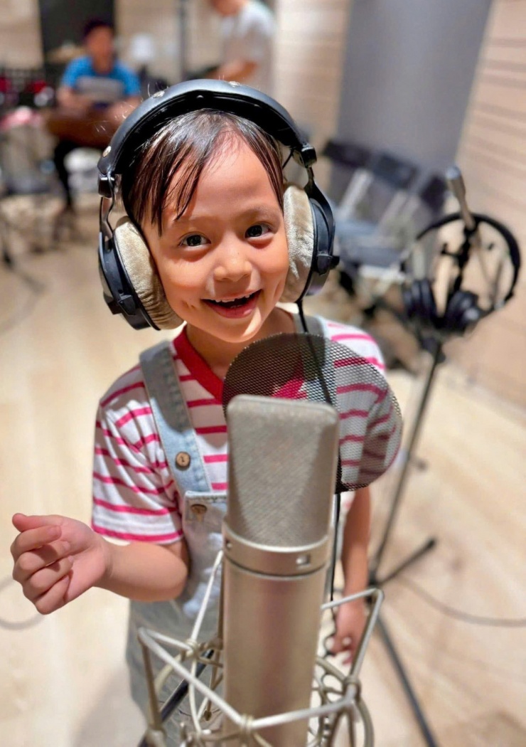 Khiếu múa hát của em bé song ca Mỹ Tâm ở đại lễ 2/9 - 1