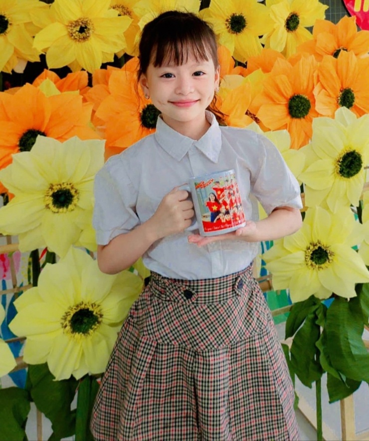 Khiếu múa hát của em bé song ca Mỹ Tâm ở đại lễ 2/9 - 7