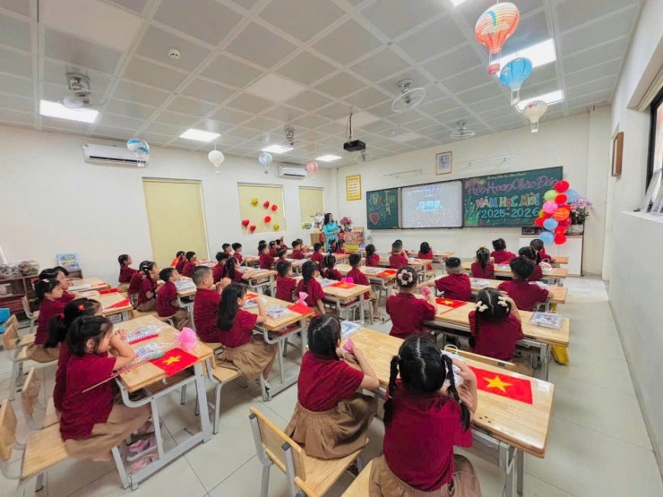 Học sinh trường tiểu học trong ngày đầu năm học mới. Ảnh: TTHTT