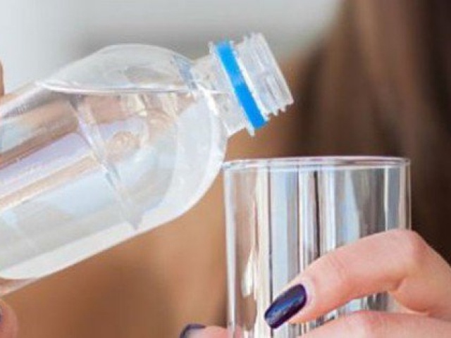Sự thật ít ai biết: Nước ấm mới là ‘bạn đồng hành’ tốt nhất khi uống thuốc