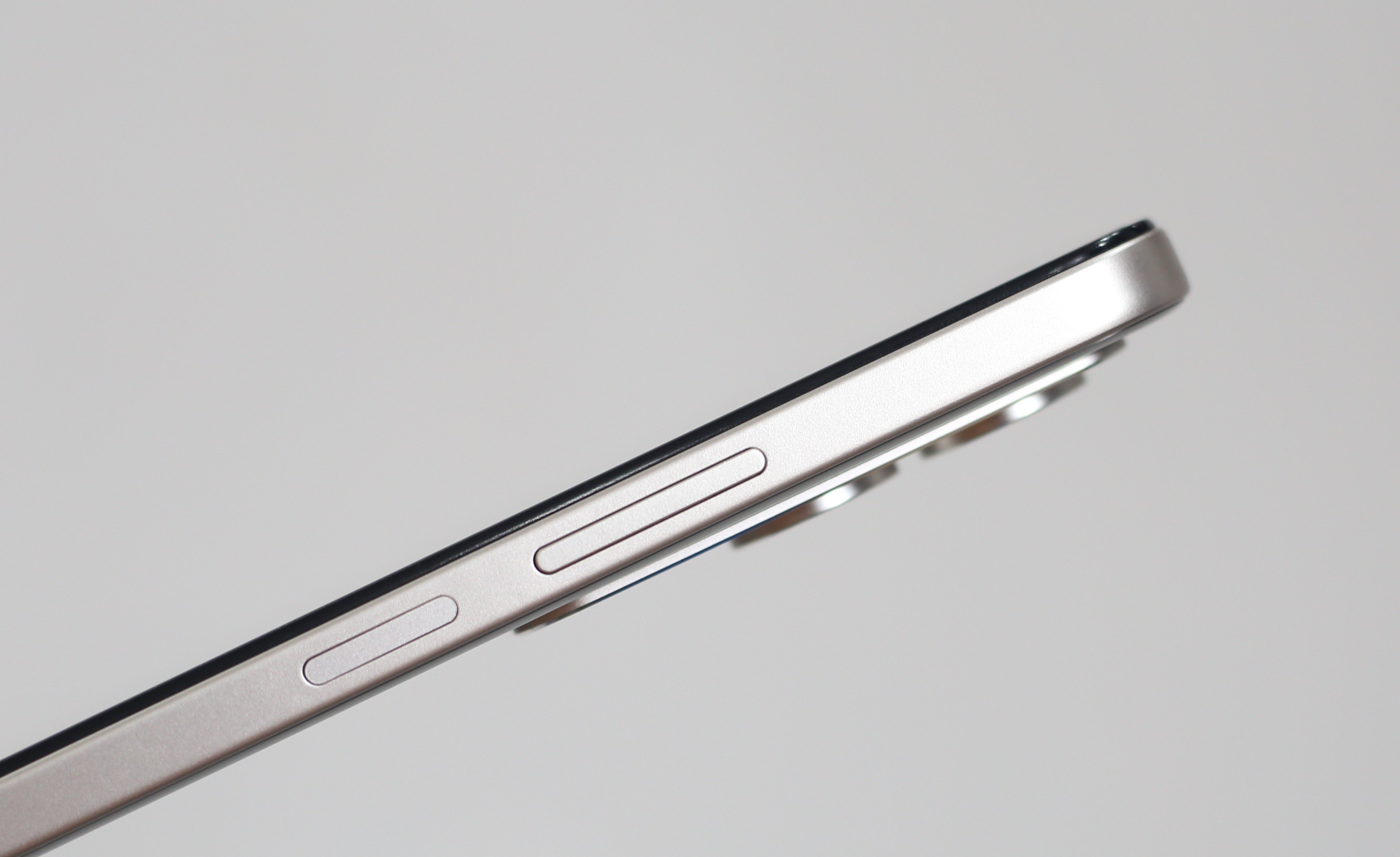 Xiaomi Redmi 15 pin 7.000mAh, giá từ 4,8 triệu đồng có đáng tiền? - 2