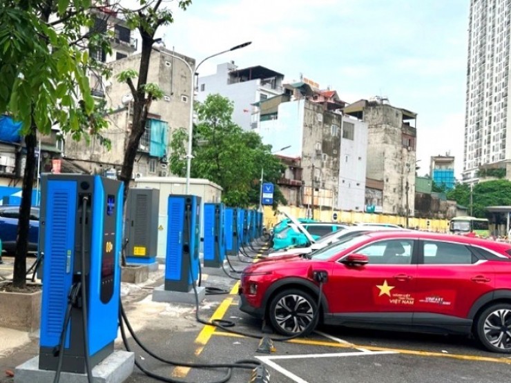 Hà Nội đề xuất gần 1.400 vị trí có thể lắp trạm sạc xe điện