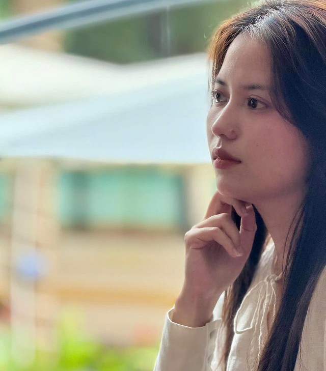 Nhan sắc “hack tuổi” của vợ diễn viên Phương Nam vai Tạ trong phim Mưa Đỏ - 12