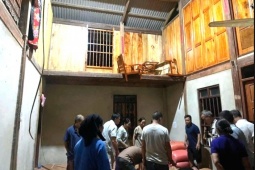 Tin tức trong ngày - Sập nhà sàn ở Thái Nguyên, 6 người bị thương