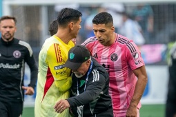 Suarez bị treo giò 6 trận vì nhổ nước bọt HLV đối thủ ở chung kết Leagues Cup