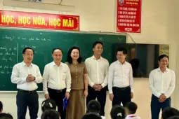 Bài học sau lễ khai giảng đặc biệt ở xã đảo duy nhất của Thủ đô