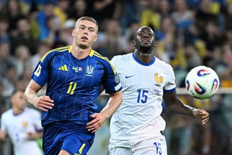 Video bóng đá Ukraine - Pháp: Dấu ấn Olise, Mbappe sánh ngang Henry (Vòng loại World Cup)