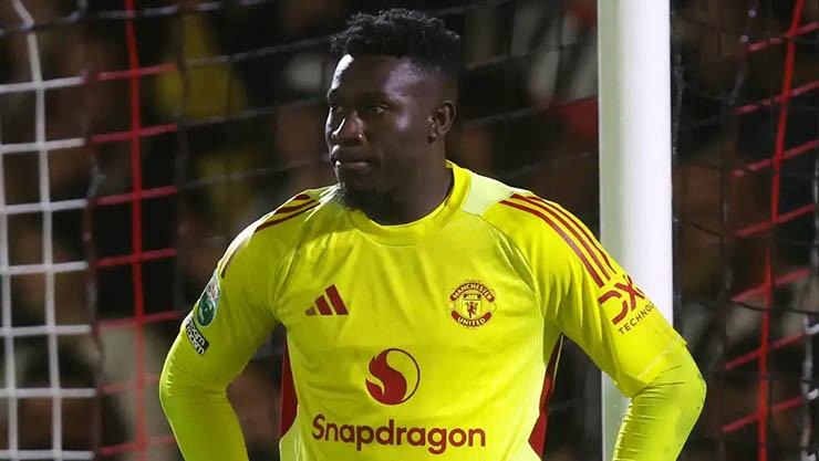 Onana mắc lỗi ở trận thua Grimsby Town