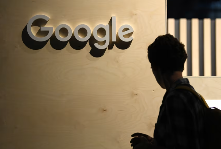 Google bị phạt 3,45 tỷ USD, ông Trump lập tức phản ứng - 1