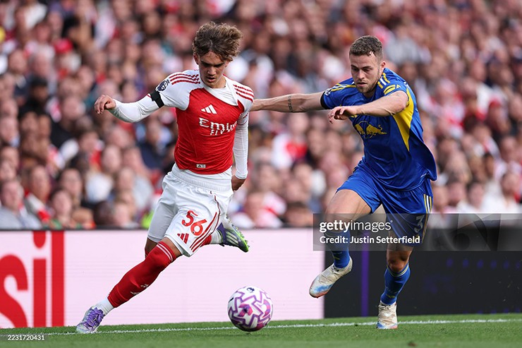 Người hâm mộ kinh ngạc trước màn trình diễn của "Yamal nước Anh"