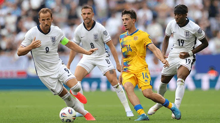 ĐT Anh (áo trắng) được đánh giá cao hơn Andorra