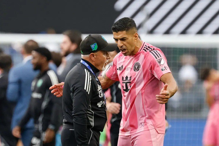 Suarez lĩnh án treo giò 6 trận vì nhổ nước bọt sau chung kết Leagues Cup