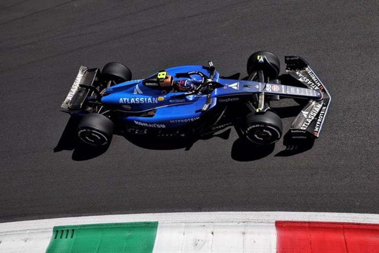 Sainz xếp hạng 3 ở cả 2 lượt chạy ngày thứ 6