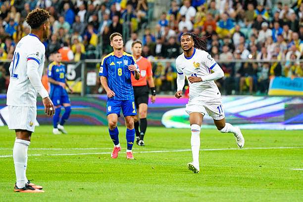 Olise ghi bàn mở điểm cho Pháp sau pha bóng hay của Barcola