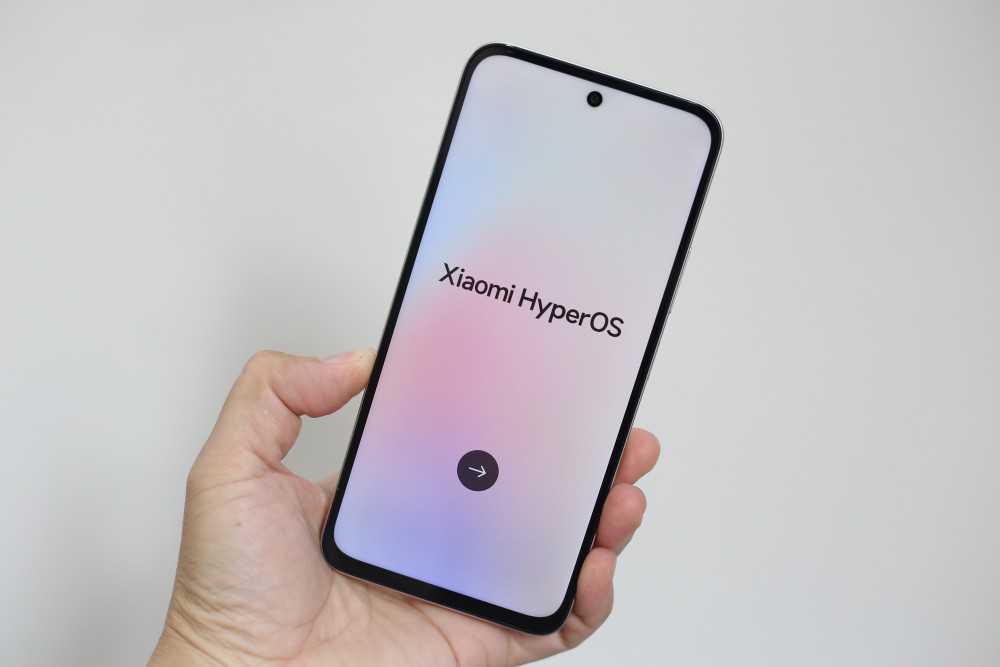 Một chiếc Xiaomi Redmi 15 phiên bản 6GB/128GB RAM.