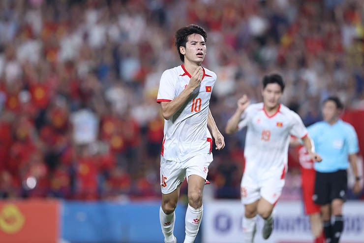Họp báo U23 Việt Nam đấu U23 Singapore: HLV Kim Sang Sik tự hào về chiến thắng - 5