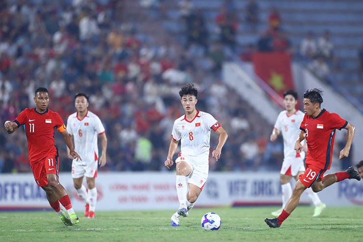 Trực tiếp bóng đá U23 Việt Nam - U23 Singapore: Đội khách chỉ còn 10 người, chấp nhận thất bại (Hết giờ) - 7