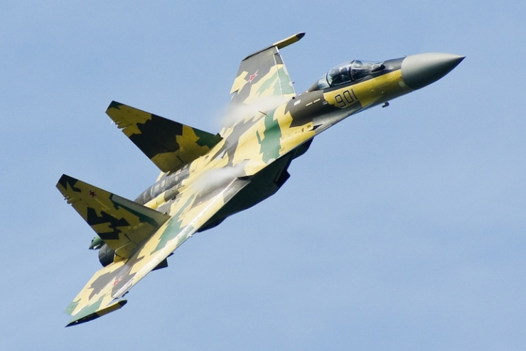 Su-35S Flanker-E - Tầm bay: 2.200 dặm (3.600 km) - Tốc độ tối đa: Mach 2.25 (2.700 km/h) - Vũ khí: Tên lửa R-77, R-73, Kh-31, Kh-29. (Ảnh: National Interest)